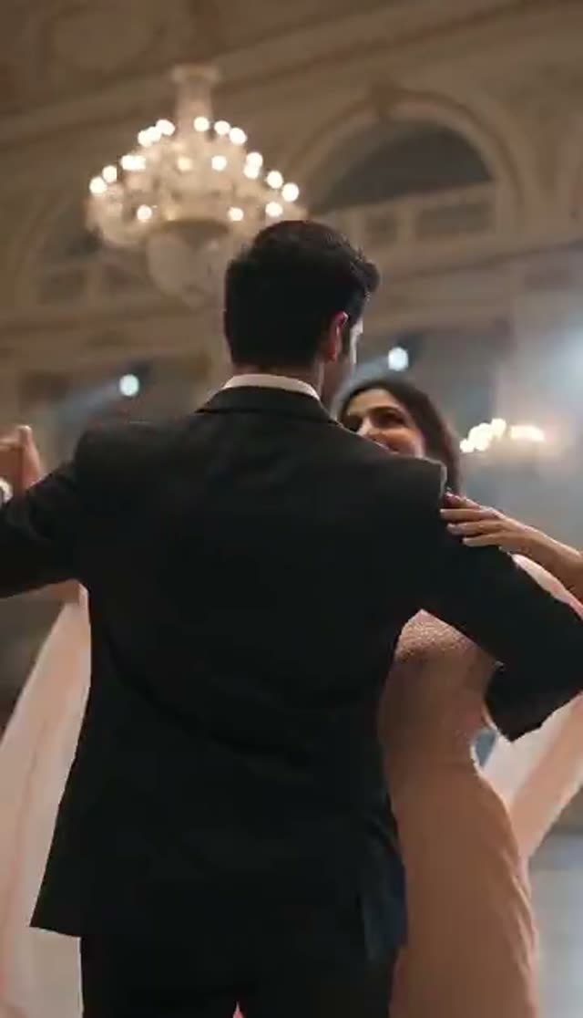 AI couple dance: společný tanec dvou lidí z vašich fotek — Waltz